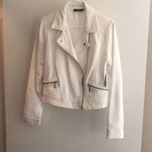 White jacket perfect for spring